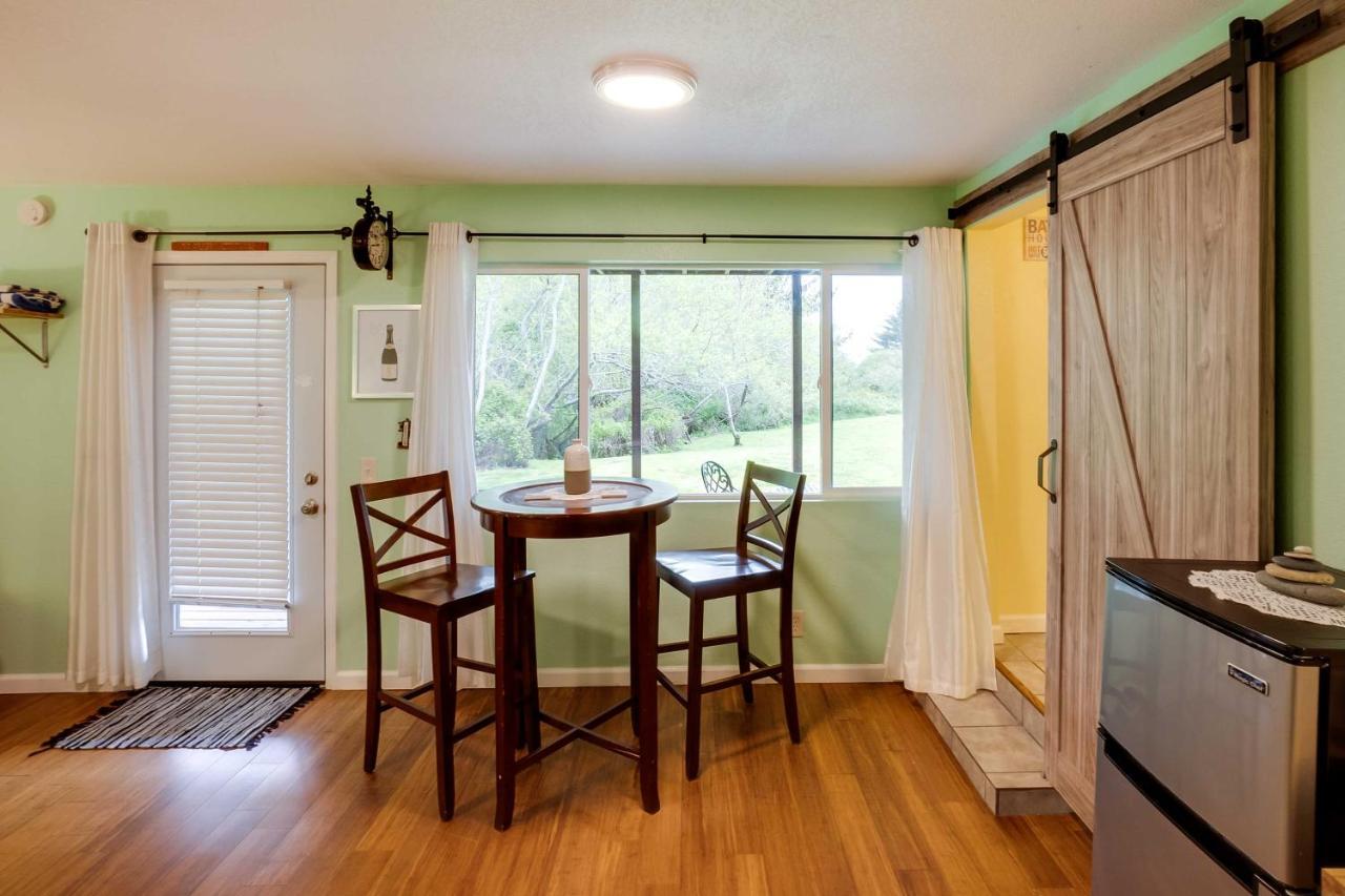 Soothing Studio With Lush Views 2 Mi To Beach! Smith River 외부 사진