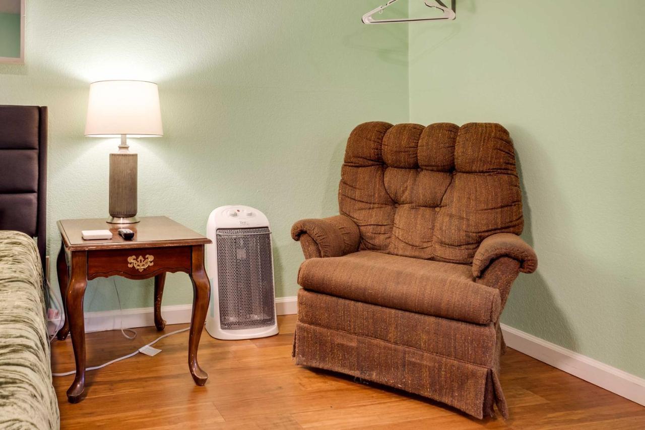 Soothing Studio With Lush Views 2 Mi To Beach! Smith River 외부 사진