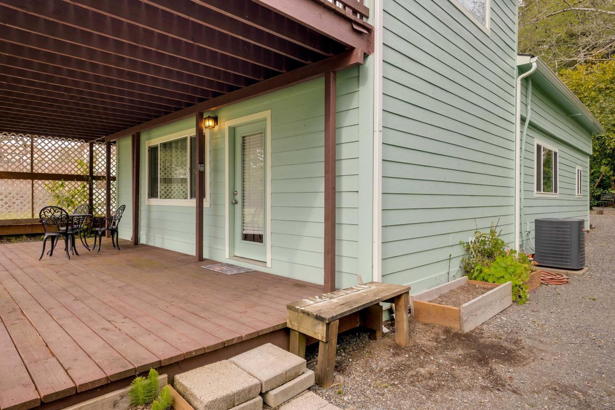 Soothing Studio With Lush Views 2 Mi To Beach! Smith River 외부 사진